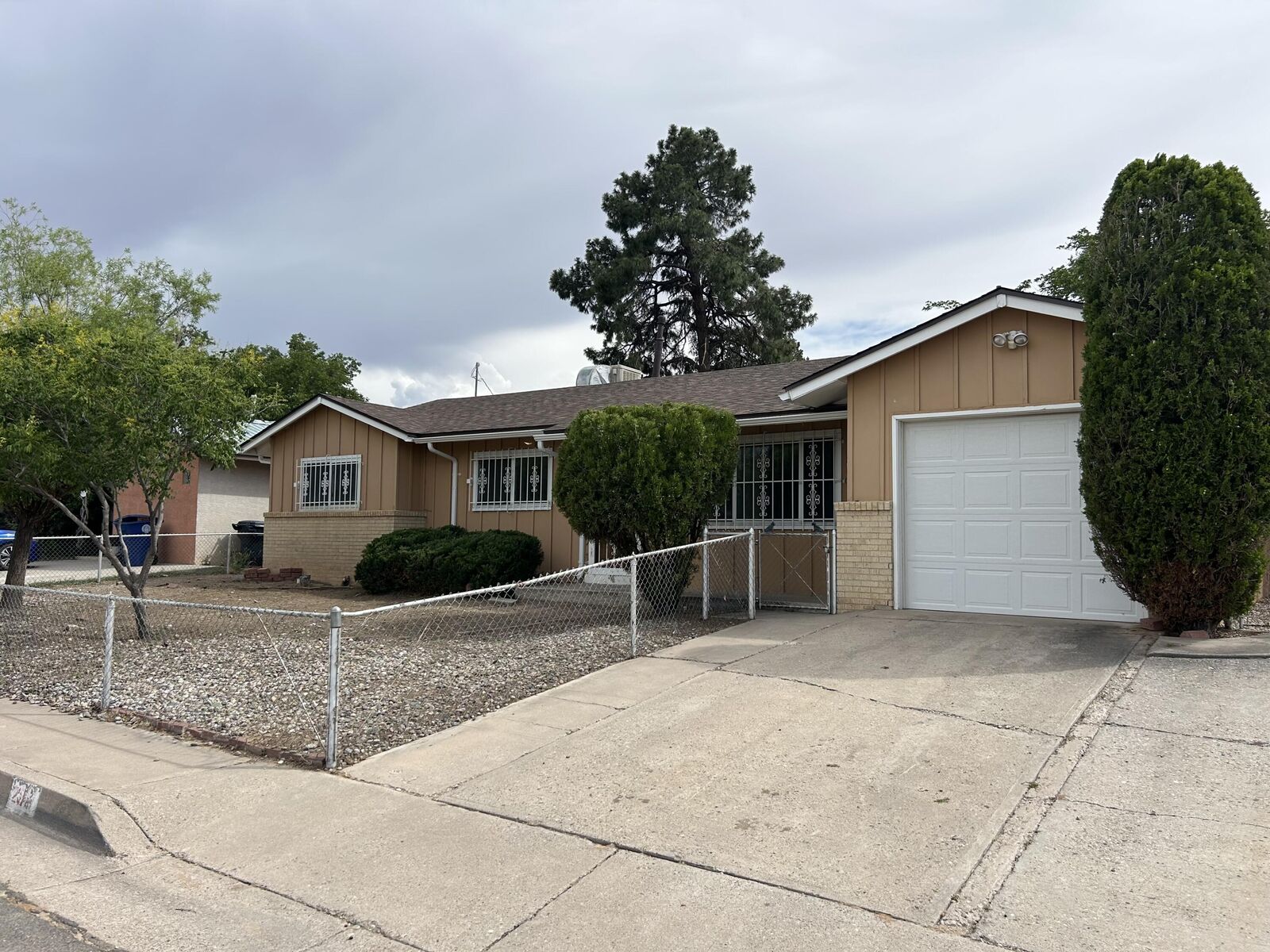 Property Photo:  2917 Bel Air Place NE  NM 87110 