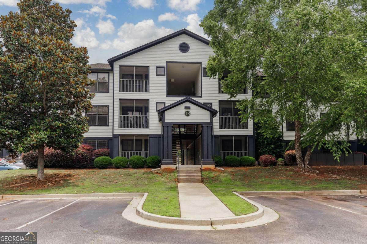 Property Photo: 211 North Avenue 1317 GA 30601