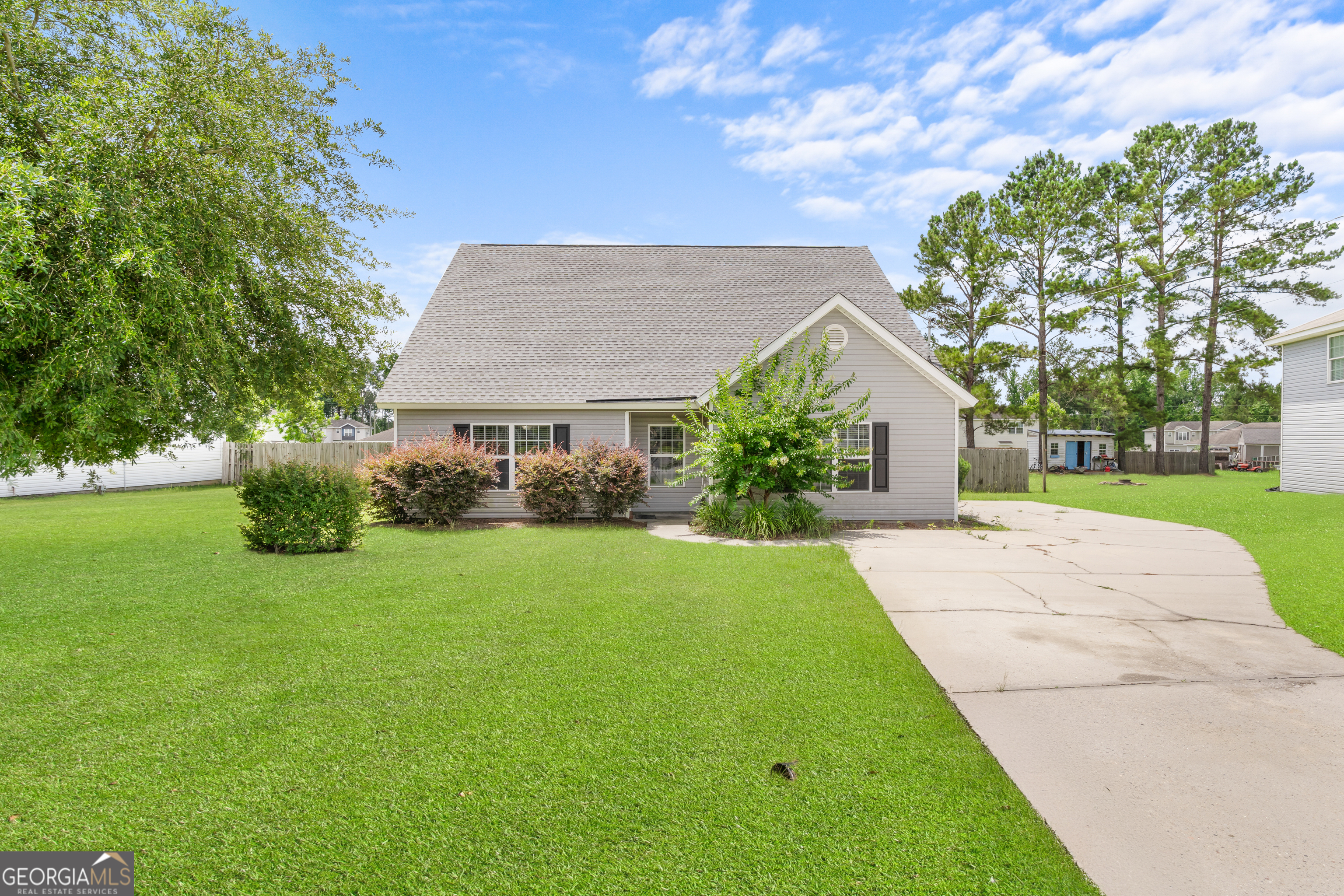 Property Photo: 35 Oscar Court GA 31308