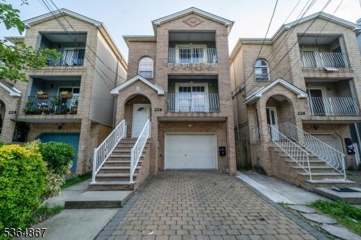 Photo de la propriété:  226 Port Ave 1  NJ 07206 