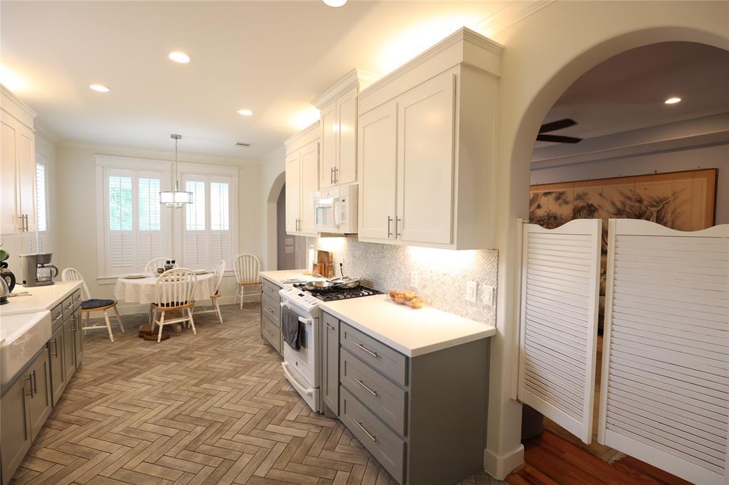 Property Photo: 212 Greenwood Street TX 77011