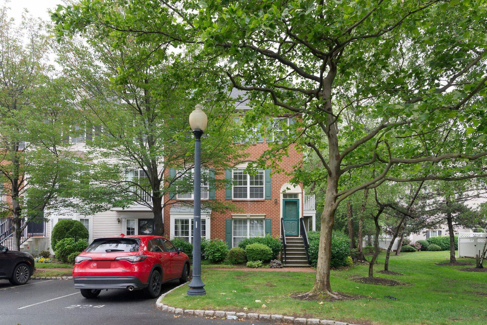 Property Photo: 11 Crabapple Ct NJ 07305
