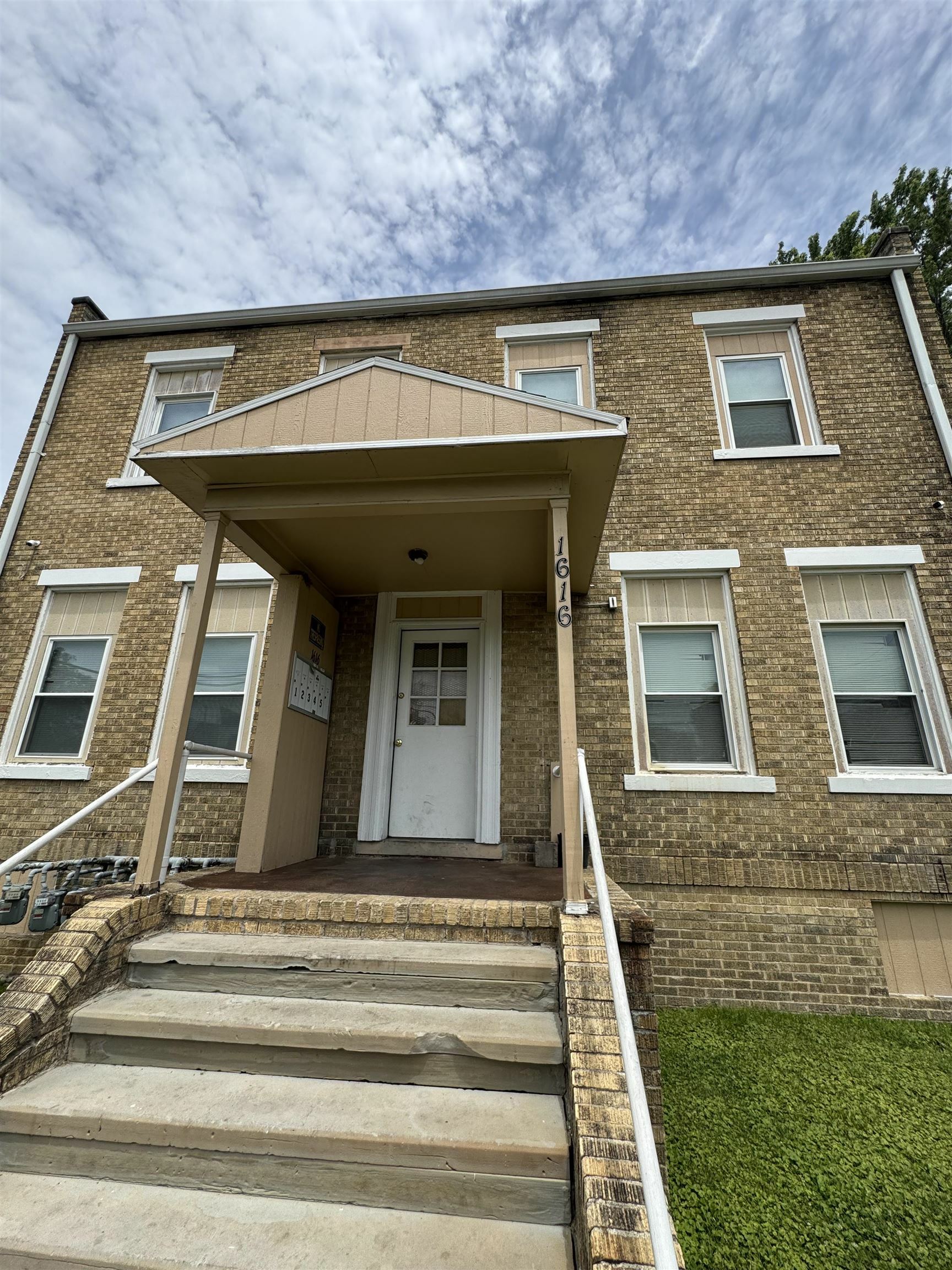 Property Photo: 1616 Doulton Ave WV 25701
