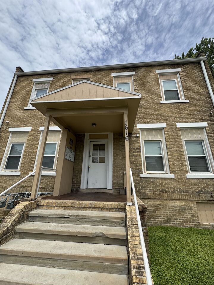Property Photo:  1616 Doulton Ave  WV 25701 