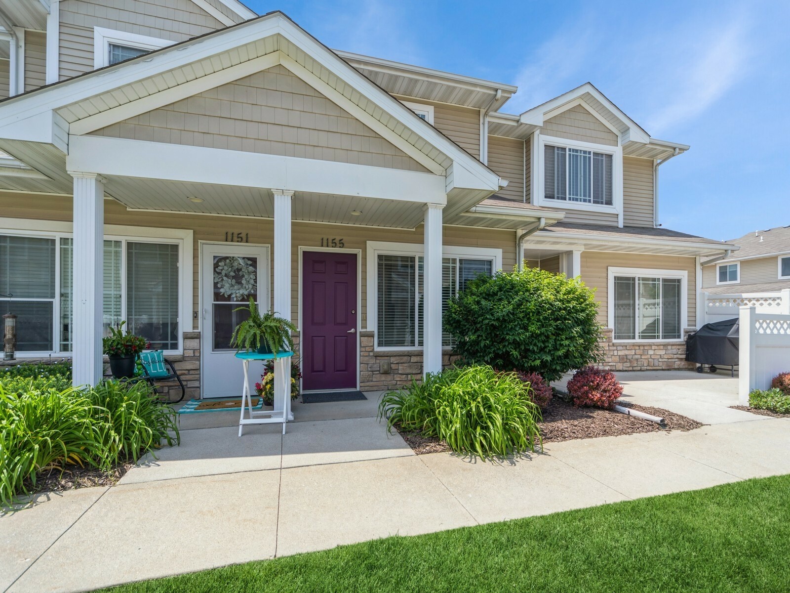 Property Photo: 1155 NE 7th Lane IA 50021