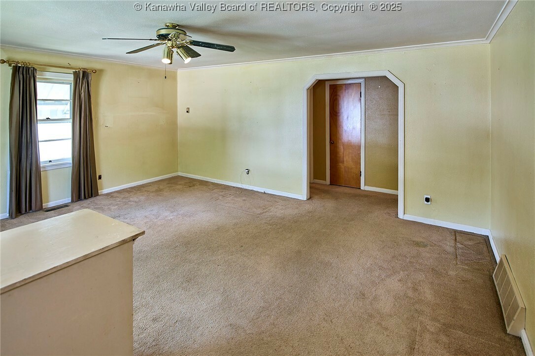 Property Photo: 602 Kanawha Avenue WV 25143