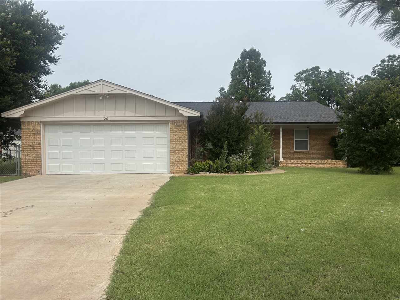 Property Photo: 106 Belle Cir OK