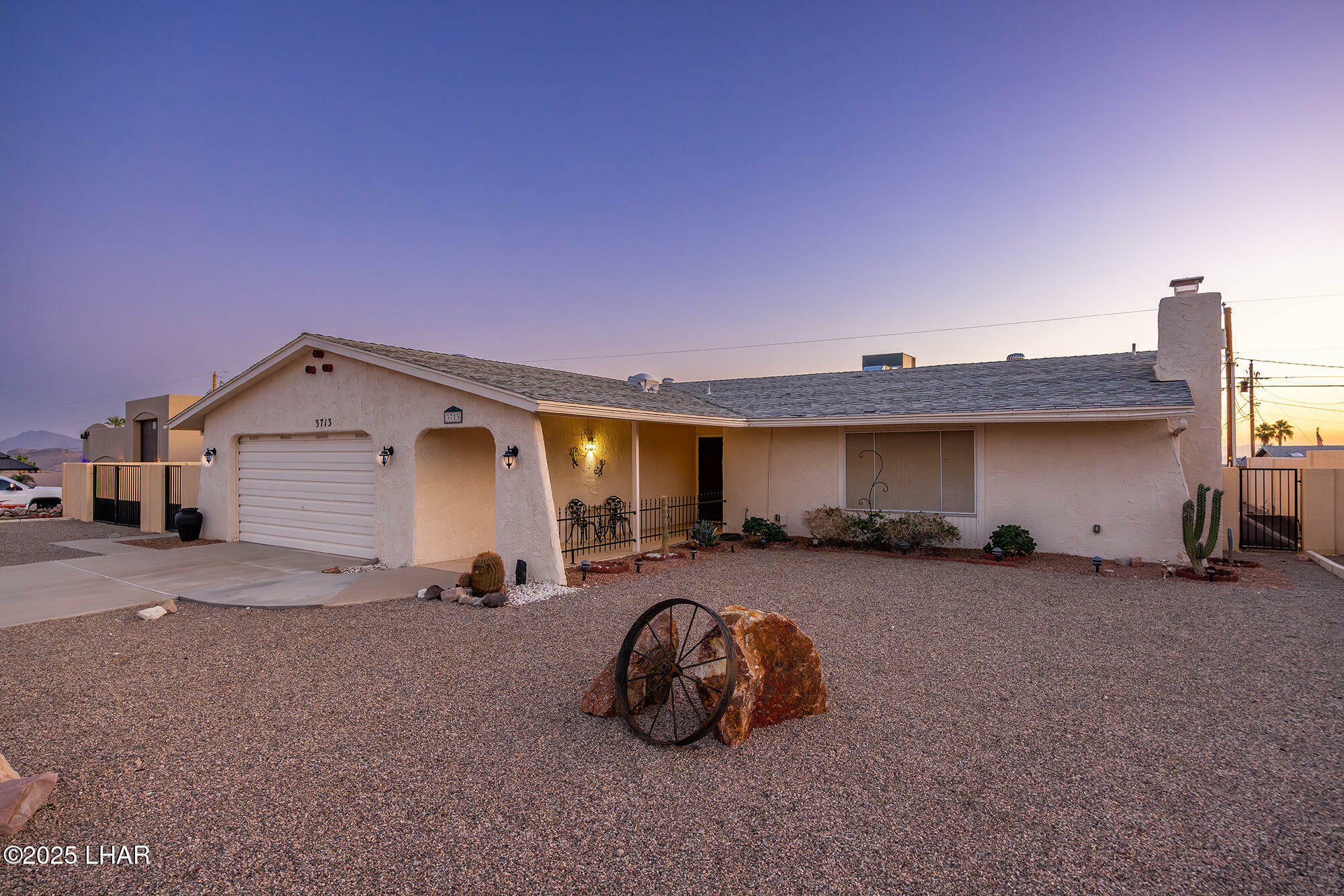 Property Photo: 3713 Mission Dr AZ 86406