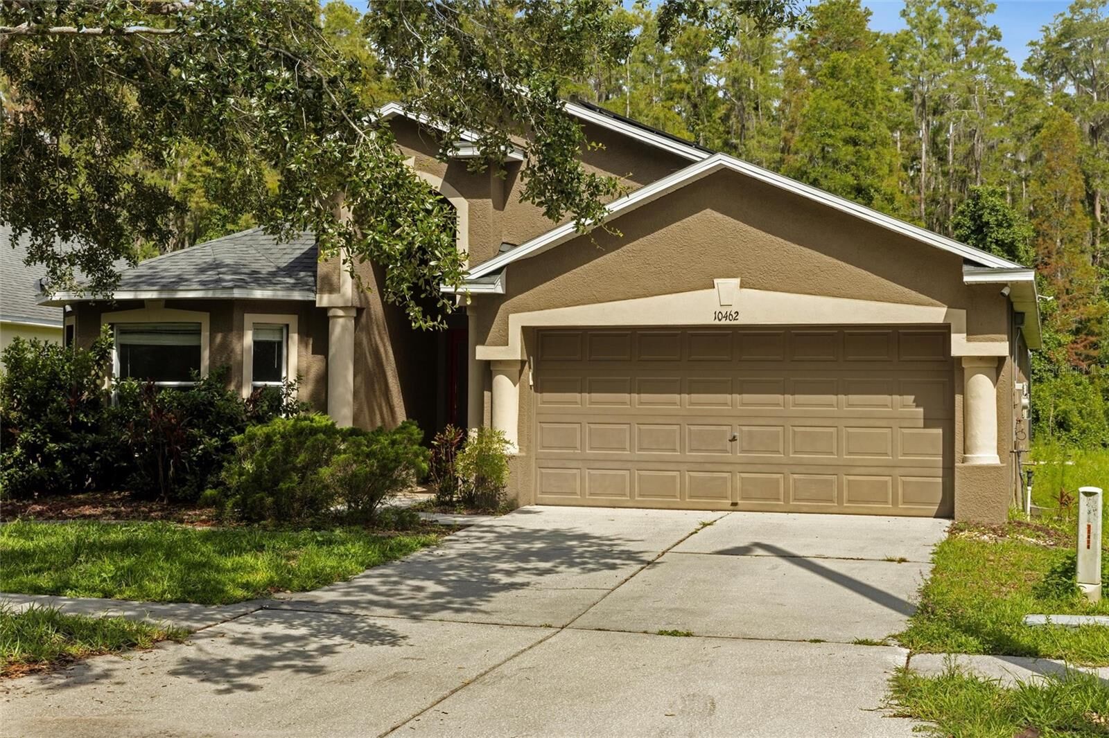 Property Photo: 10462 Lucaya Drive FL 33647