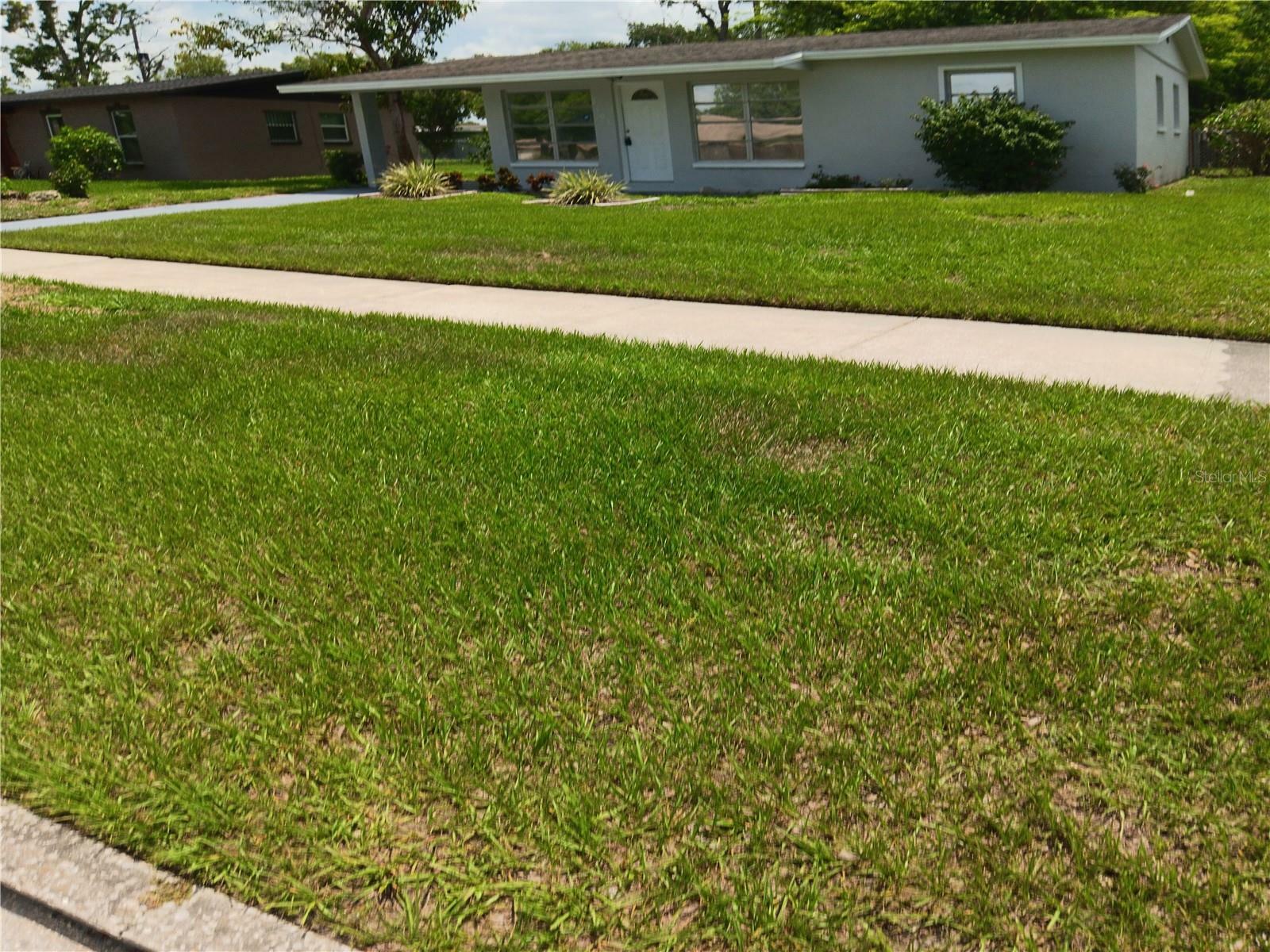 Property Photo: 2103 Mantilla Avenue FL 32811