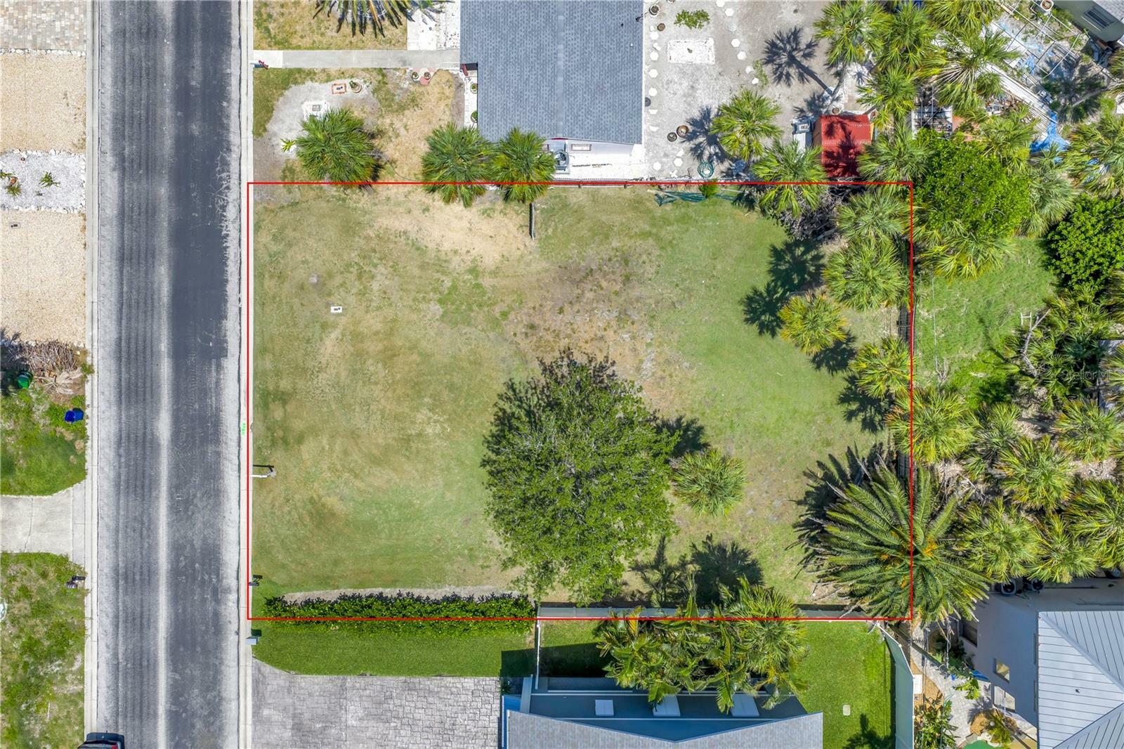 Property Photo: 3961 Oleander Way FL 33706