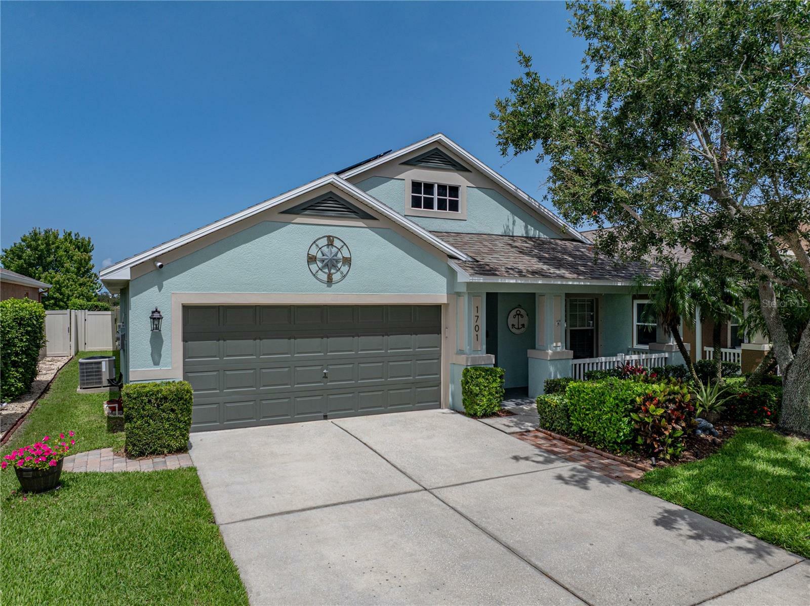 Property Photo: 1701 Bonita Bluff Court FL 33570