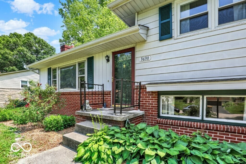 Property Photo: 3630 E Morningside Drive IN 47408