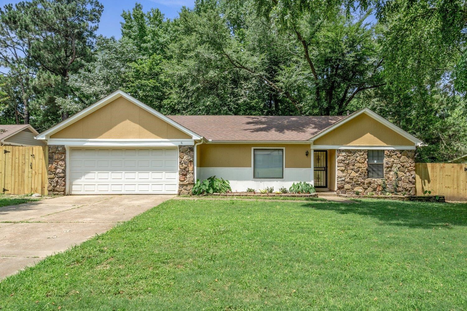Property Photo: 4395 S Northwood Hills Dr S TN 38128
