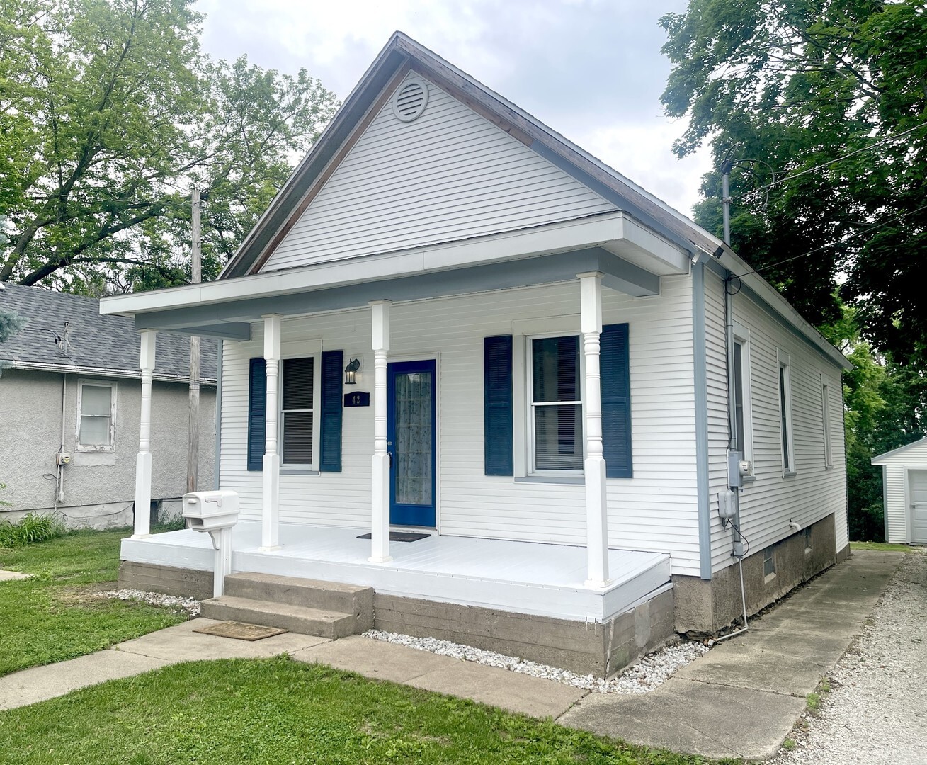 Property Photo:  42 2nd Street  IL 61301 