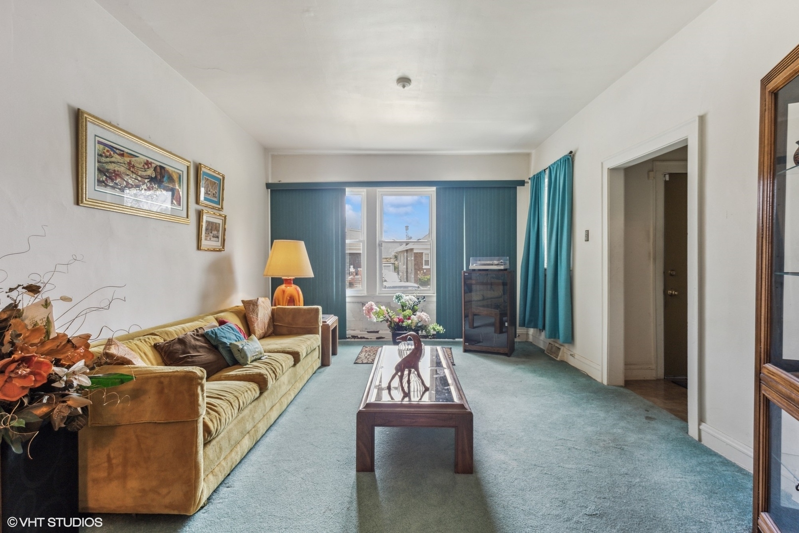 Property Photo: 1404 W 97th Street IL 60643
