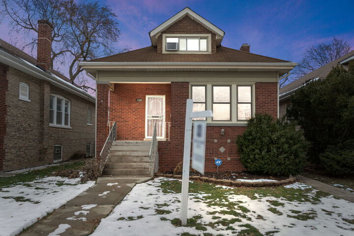 Property Photo:  1404 W 97th Street  IL 60643 