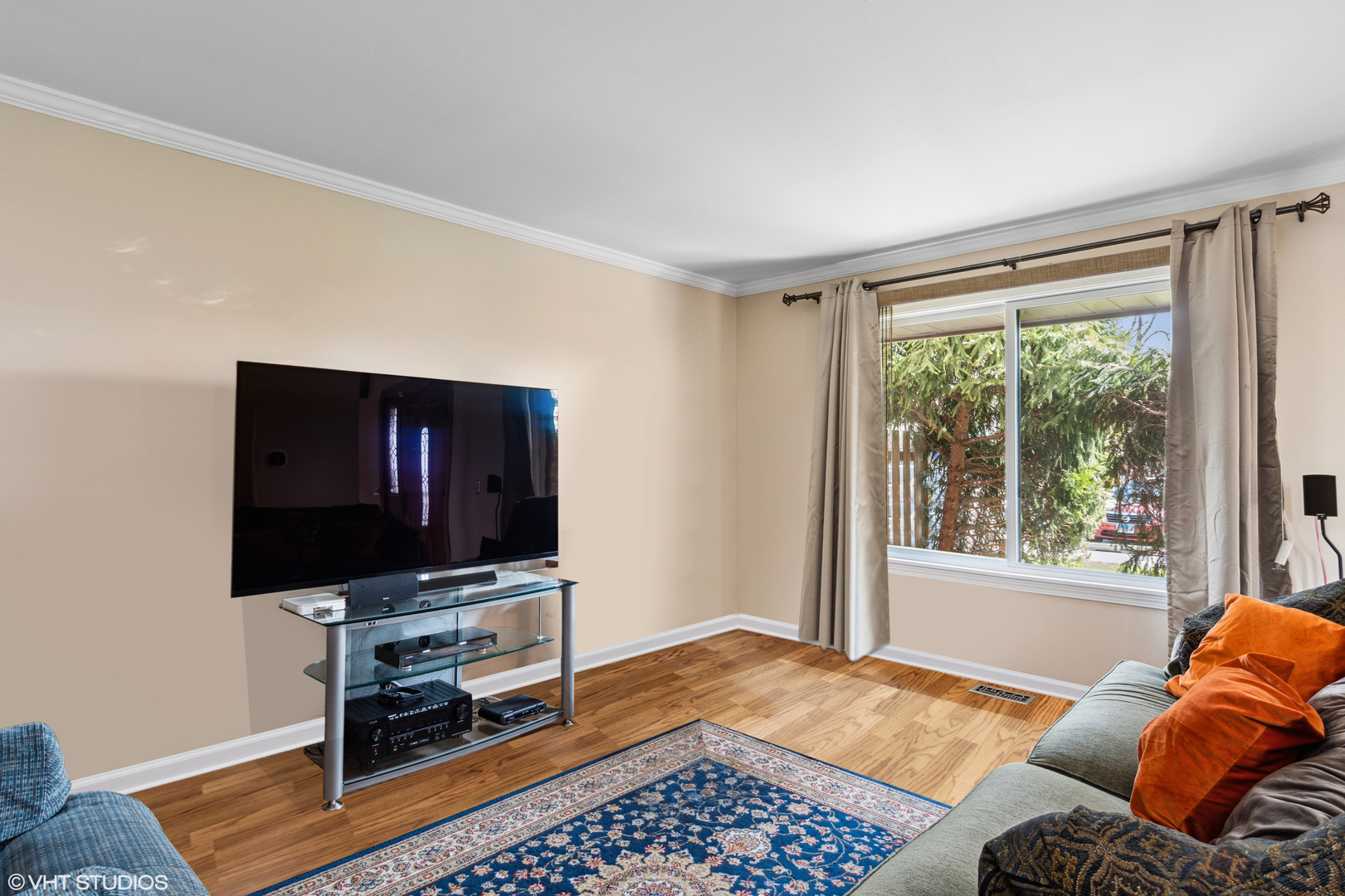 Property Photo: 7330 Winthrop Way 2 IL 60515