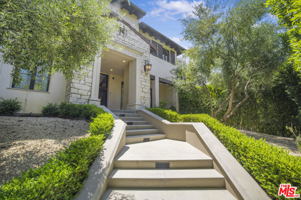 Property Photo:  439 S Spalding Dr  CA 90212 