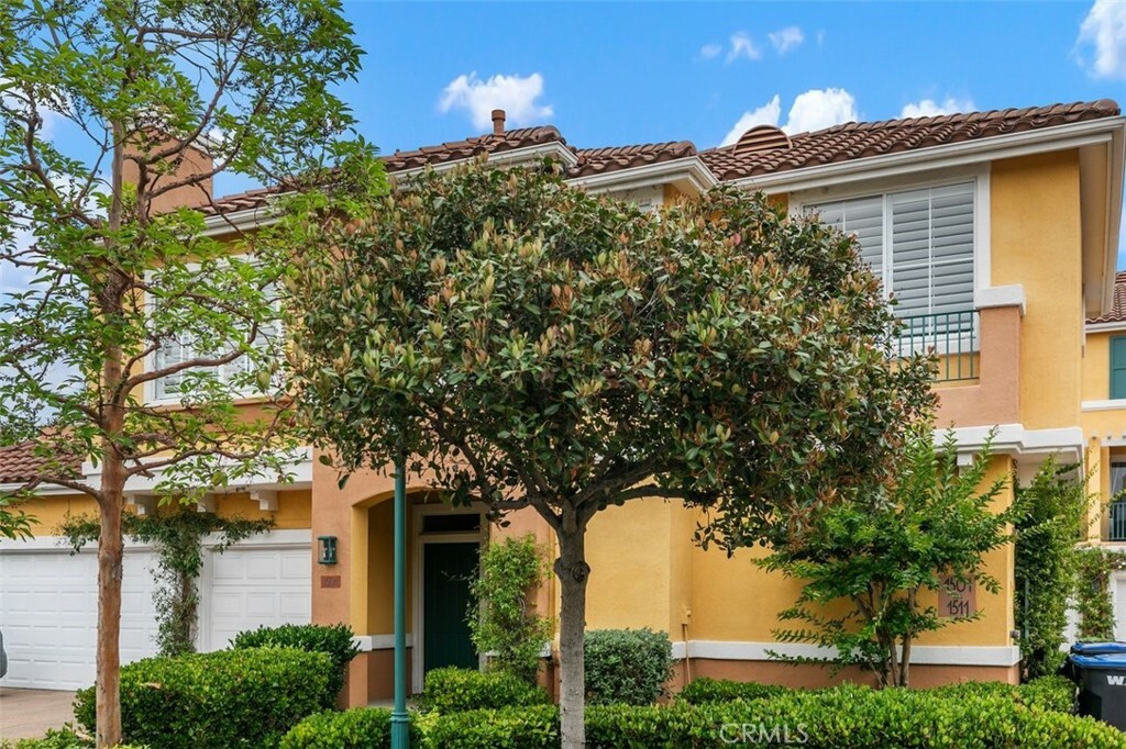 Property Photo:  1501 Reggio Aisle  CA 92606 