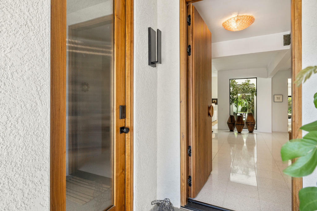 Property Photo: 75465 Montecito Drive CA 92210