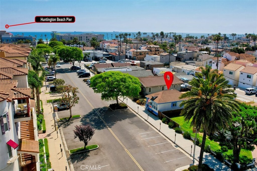 Property Photo: 321 5th Street CA 92648