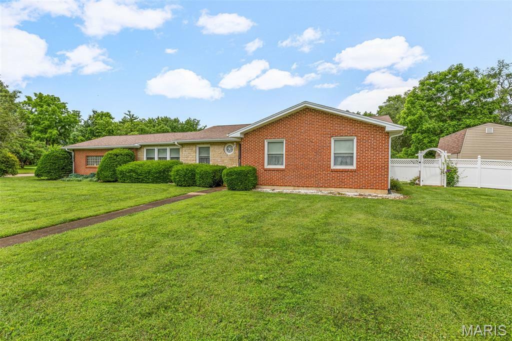 Property Photo: 715 S A Street MO 63640