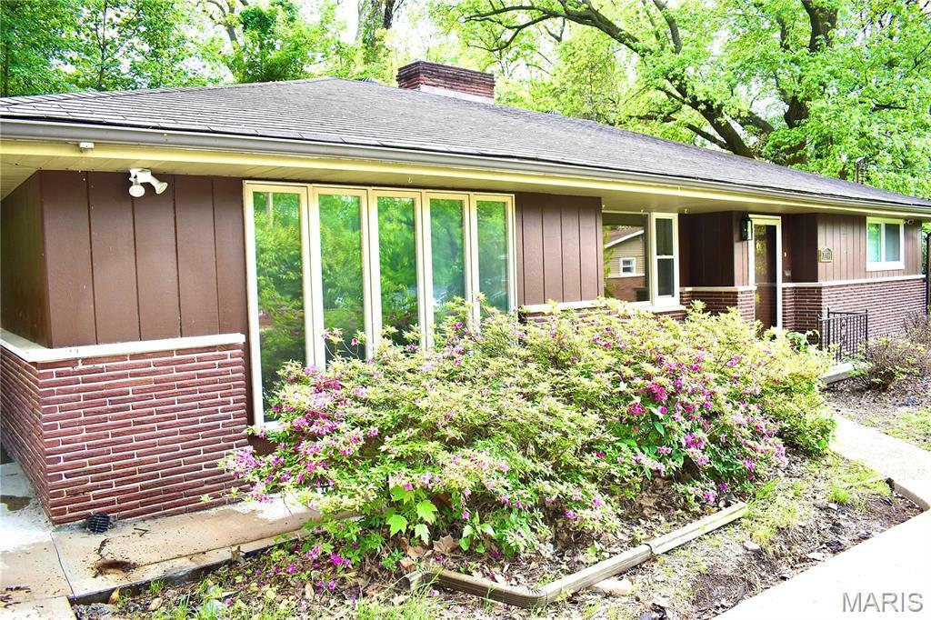 Property Photo: 2200 Krug Place IL 62002