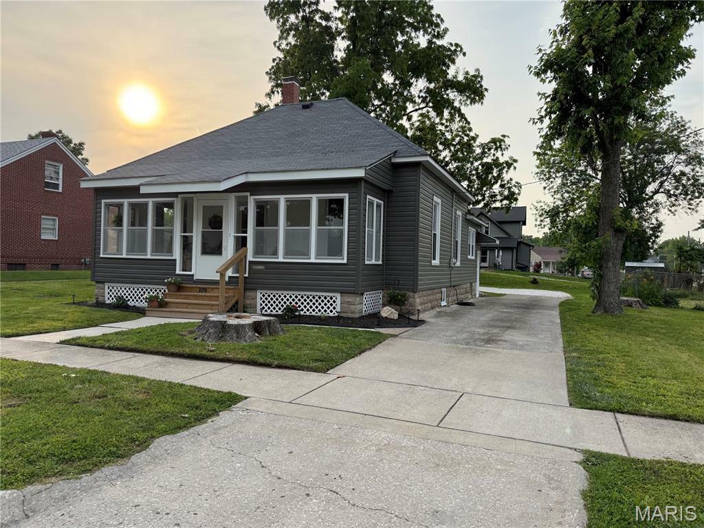 Property Photo: 309 E Pearl Street IL 62052