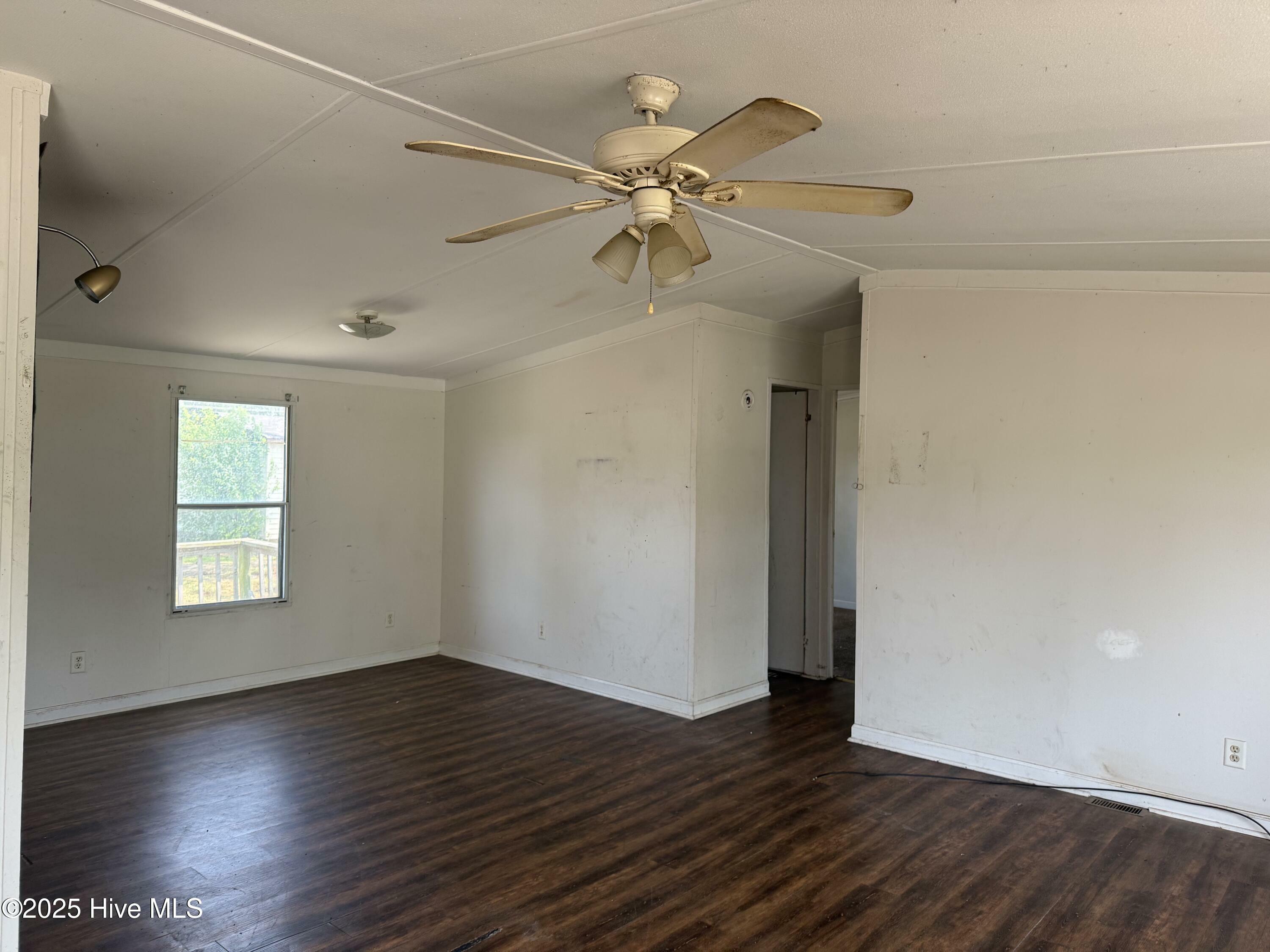 Property Photo: 108 N Queens Street NC 28539