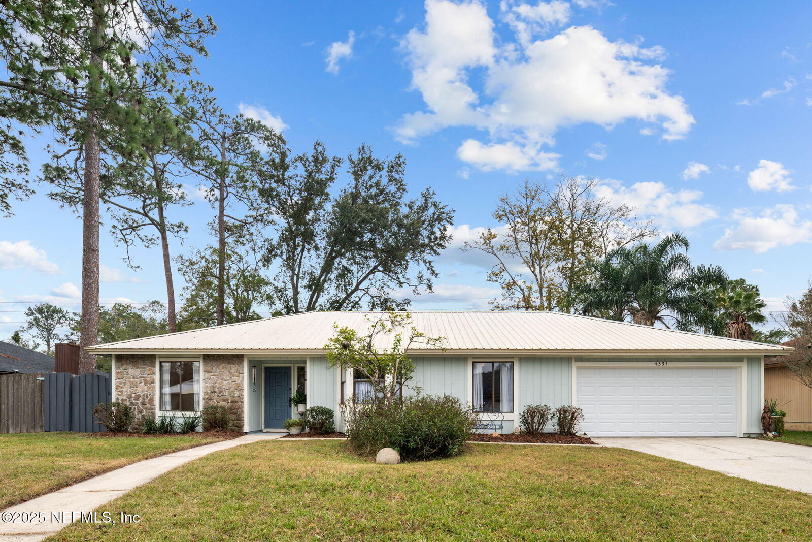 Property Photo: 4334 Tanglewilde Drive S FL 32257