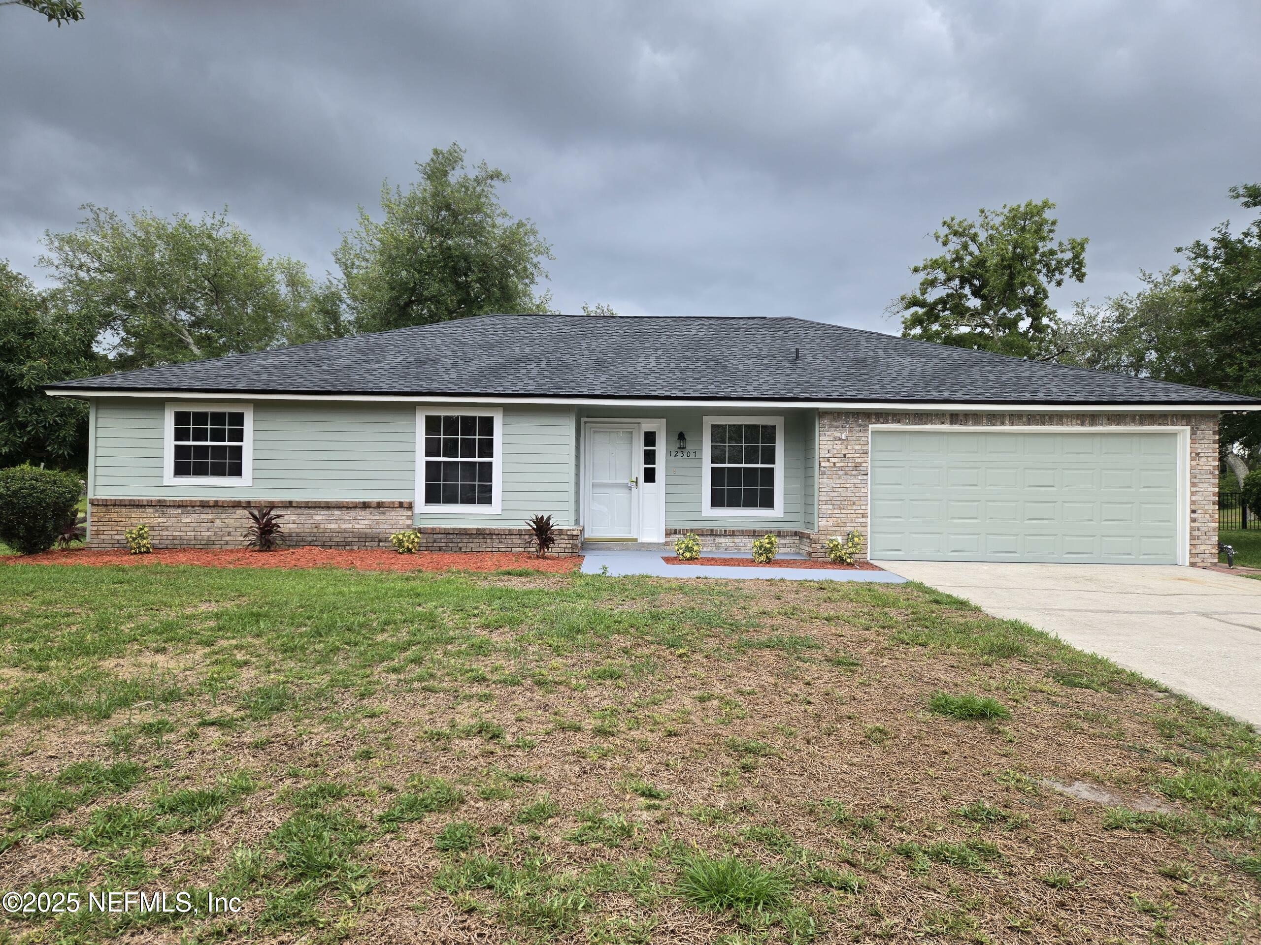 Property Photo: 12307 Windstream Lane FL 32258