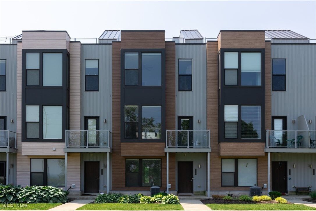 Property Photo: 7314 Catlin Court OH 44102