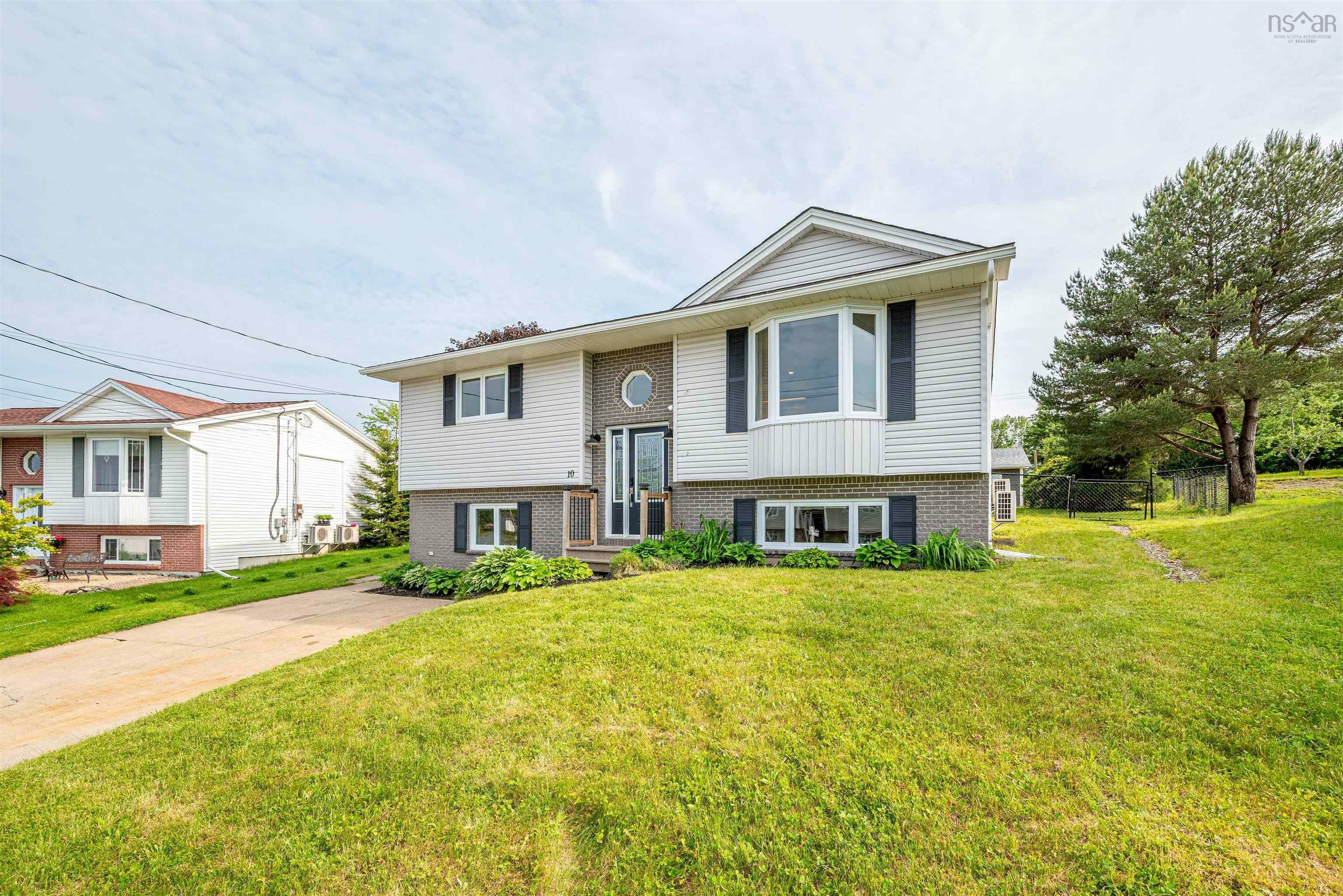 Property Photo: 10 Barque Court NS B4E 2T6