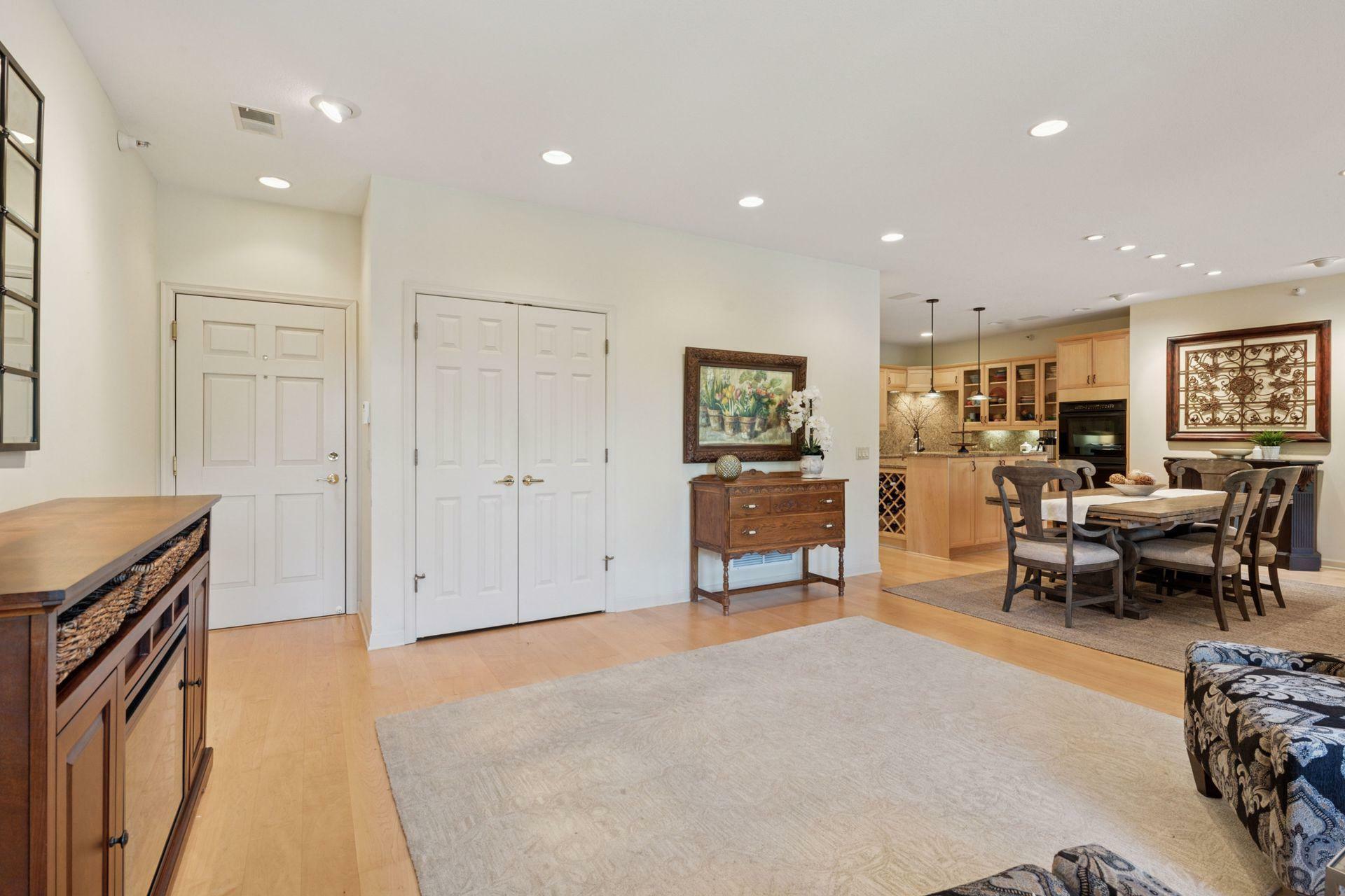 Property Photo: 5120 France Avenue S 202 MN 55410