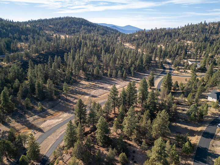 Property Photo:  1138 Paper Birch Way  OR 97601 