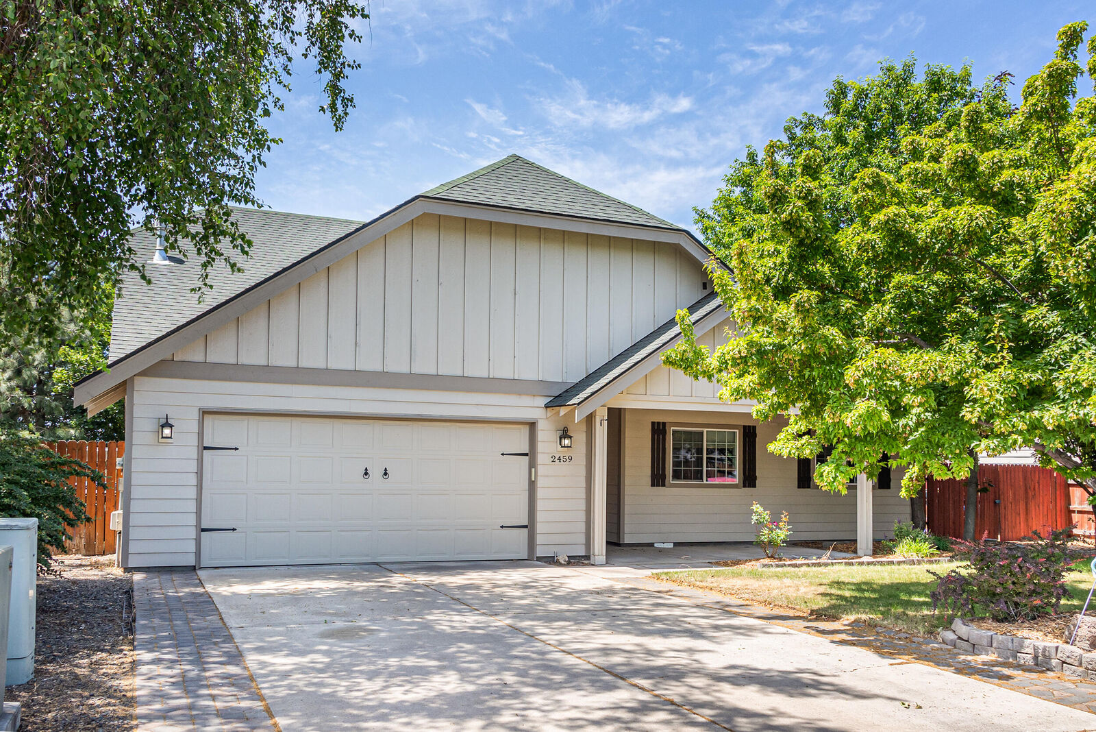 Property Photo:  2459 NW 22nd Street  OR 97756 