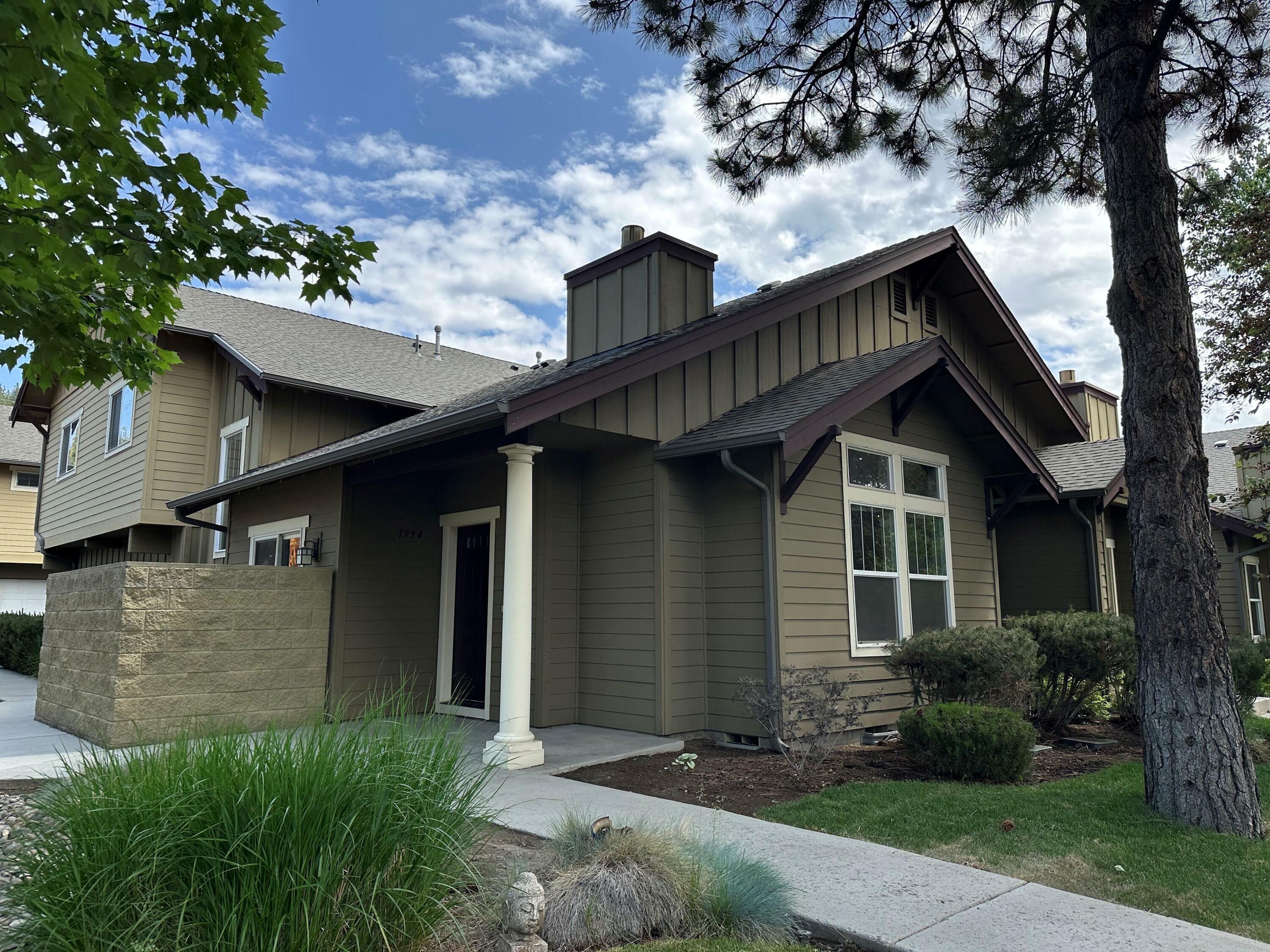 Property Photo: 1994 NW Shevlin Park Road OR 97703