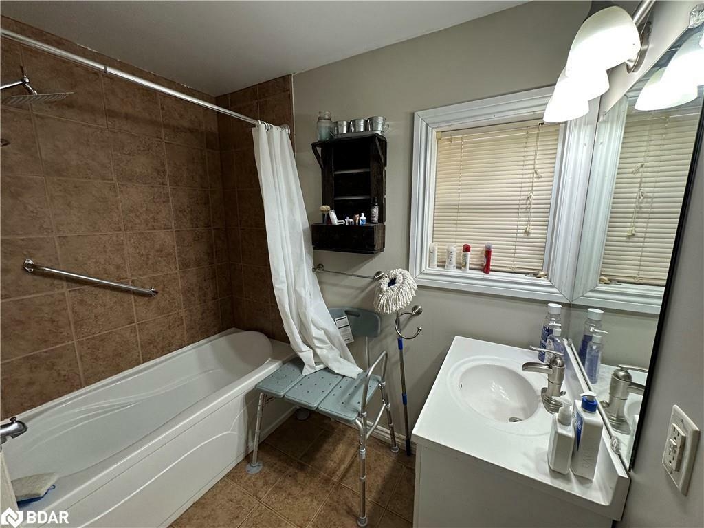 Property Photo:  19 Pelham Street  ON K8V 5A8 