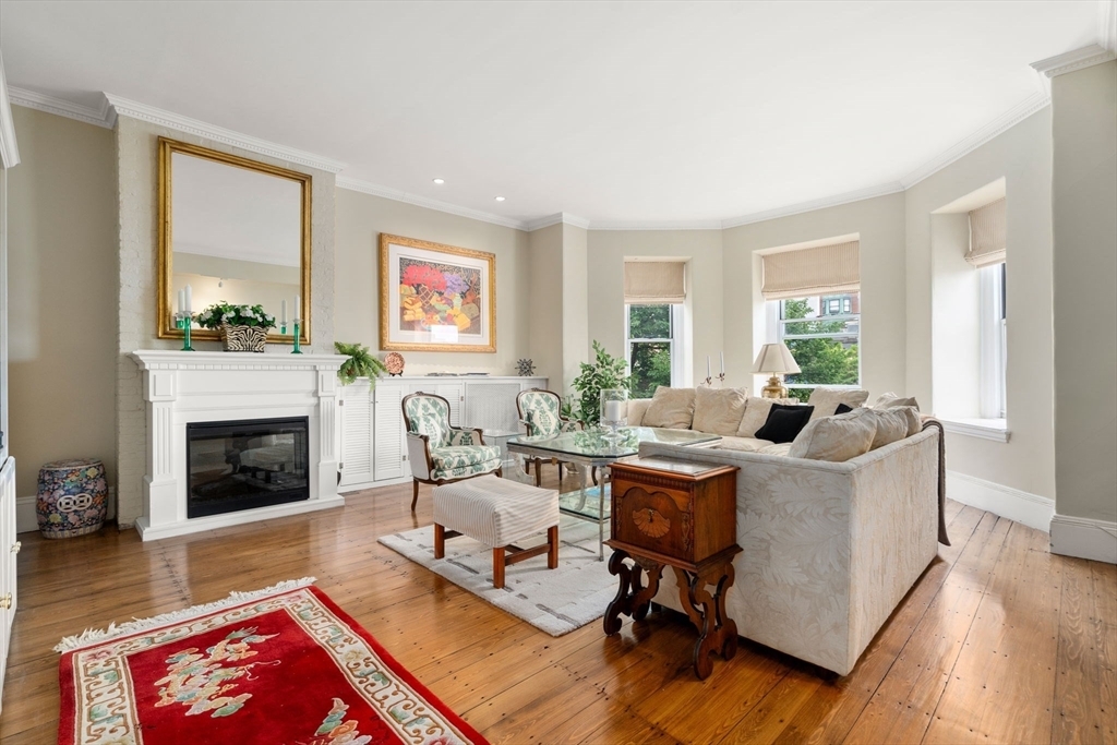 Property Photo: 33 Chestnut St 5 MA 02108