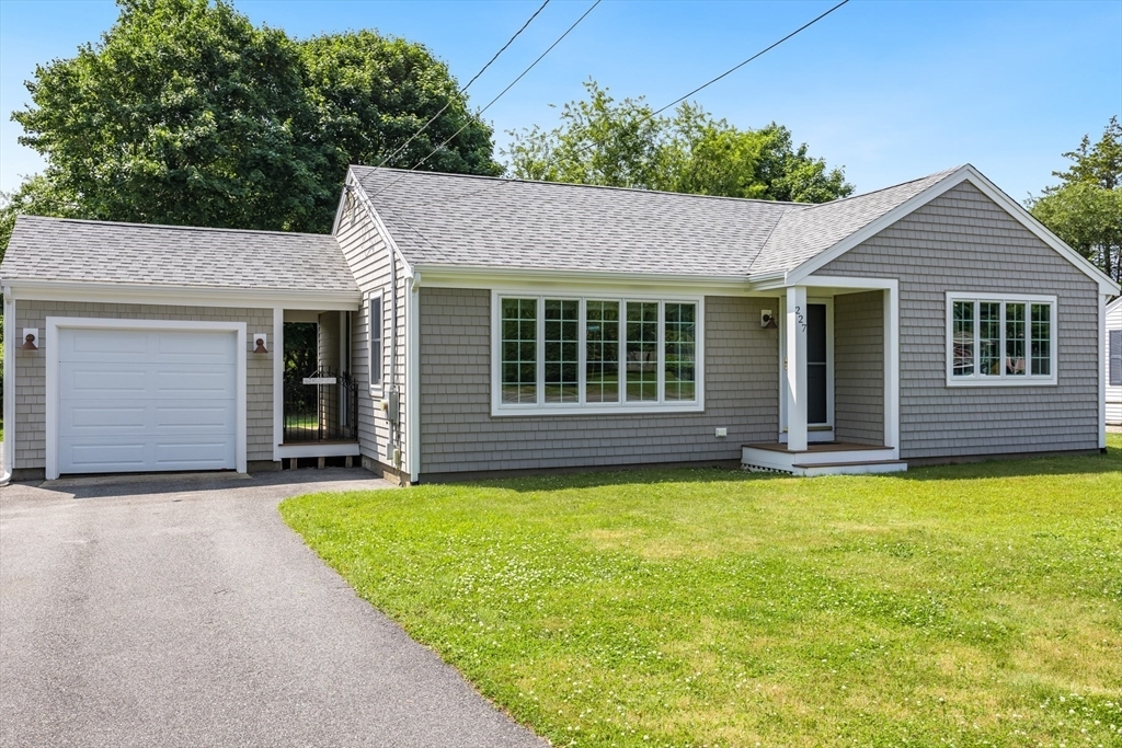227 Davisville Rd  Falmouth MA 02536 photo