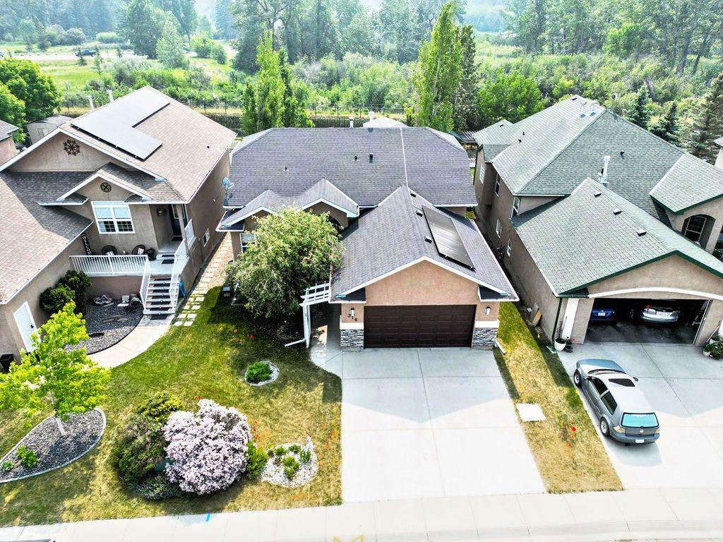 Property Photo: 316 Lineham Acres Drive NW AB T1V 1W7