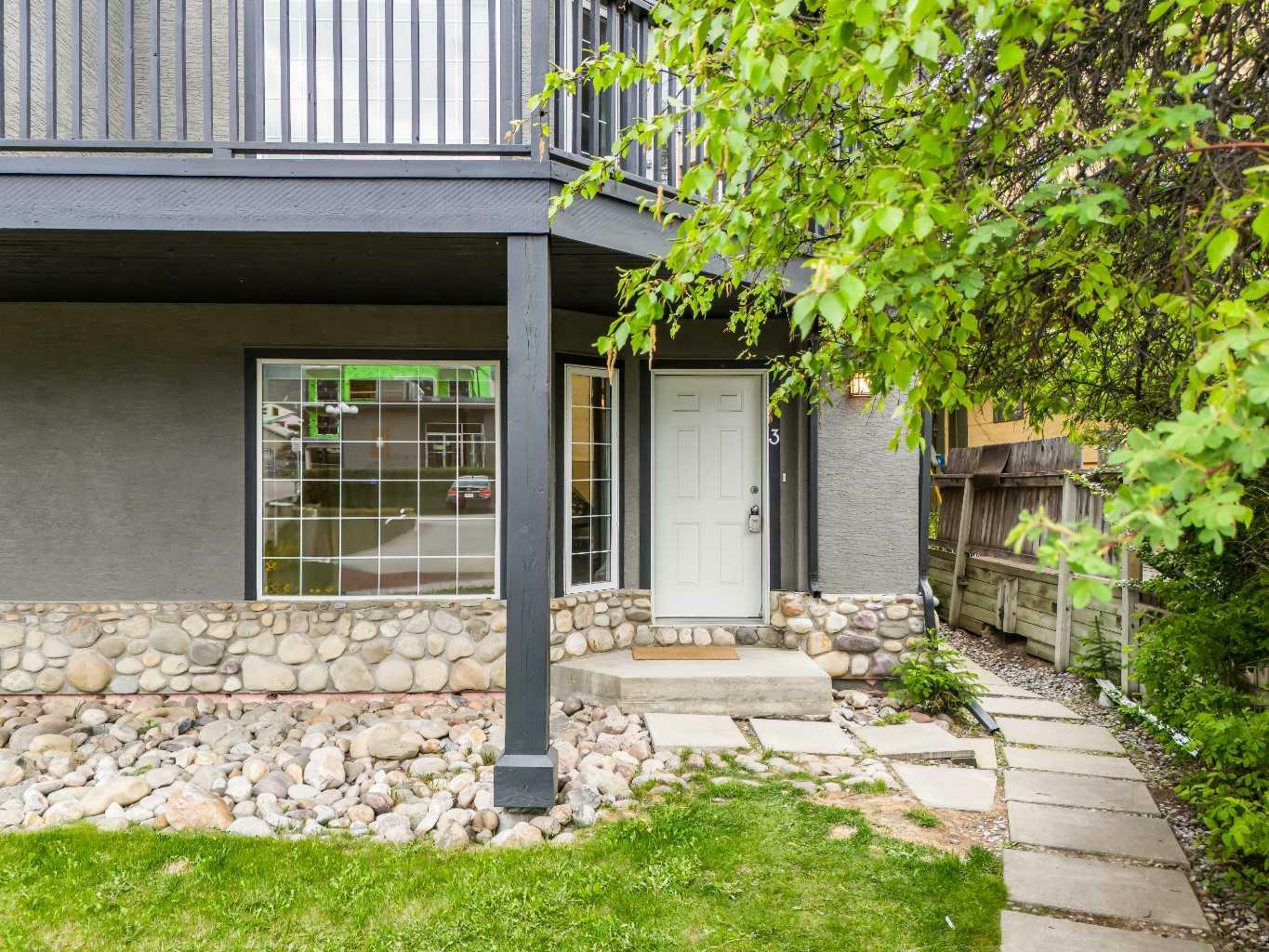 Property Photo:  833 7th Street Street 3  AB T1W 2C4 