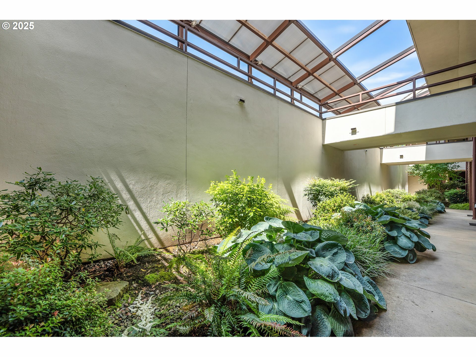 Property Photo: 5250 S Landing Dr 111B1 OR 97239