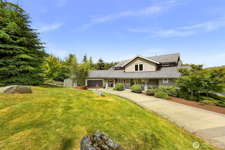 Property Photo: 1301 Broad Street WA 98229