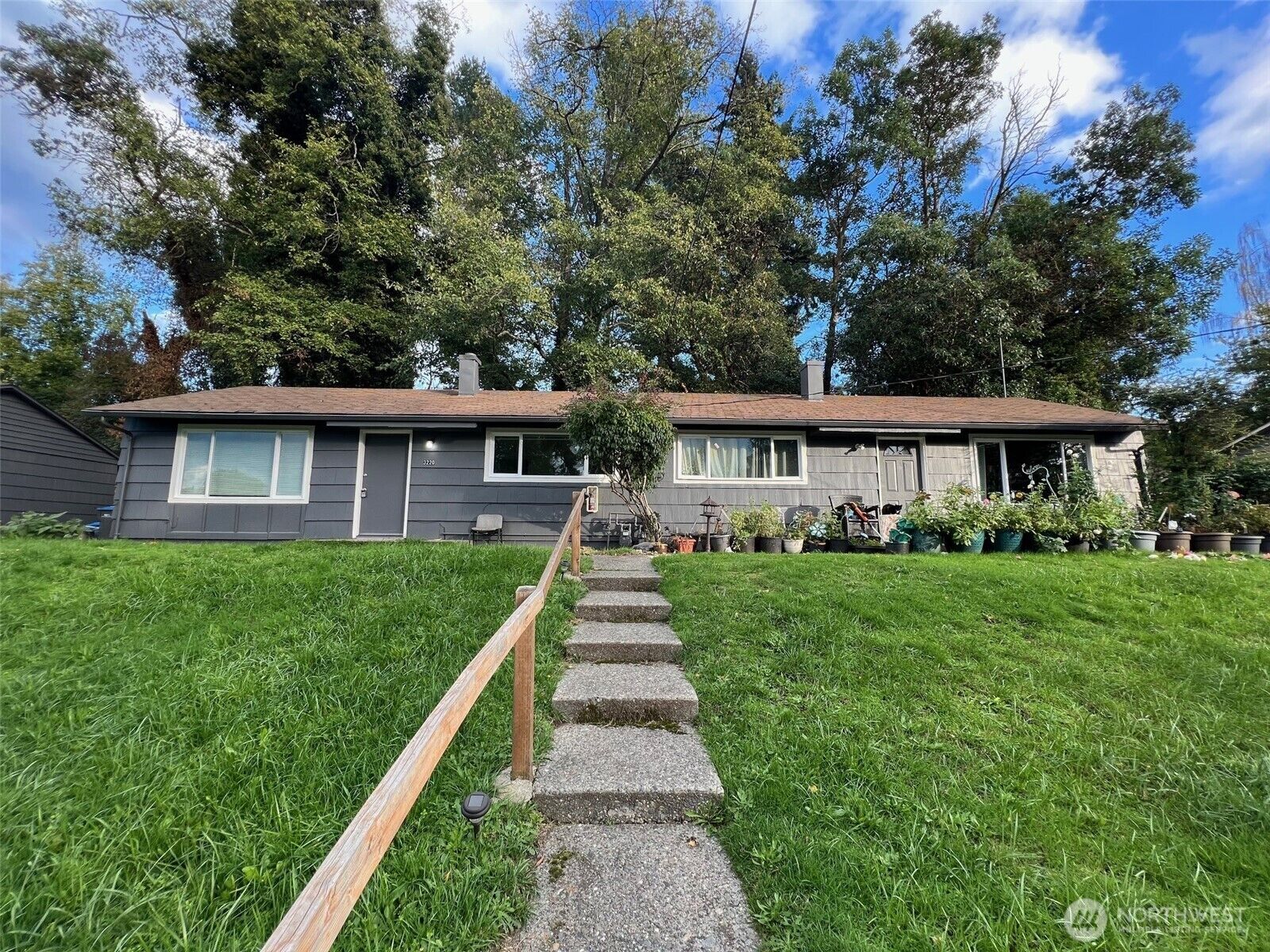Property Photo: 3320 -3322 Halverson Avenue WA 98310
