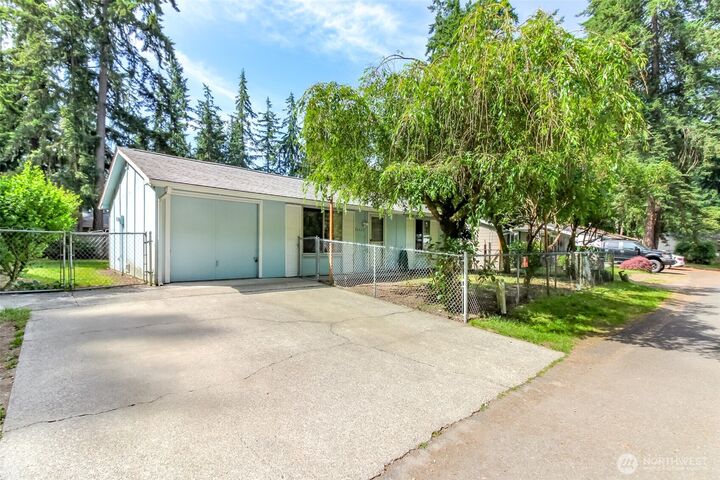 Property Photo:  26622  190th Avenue SE  WA 98042 