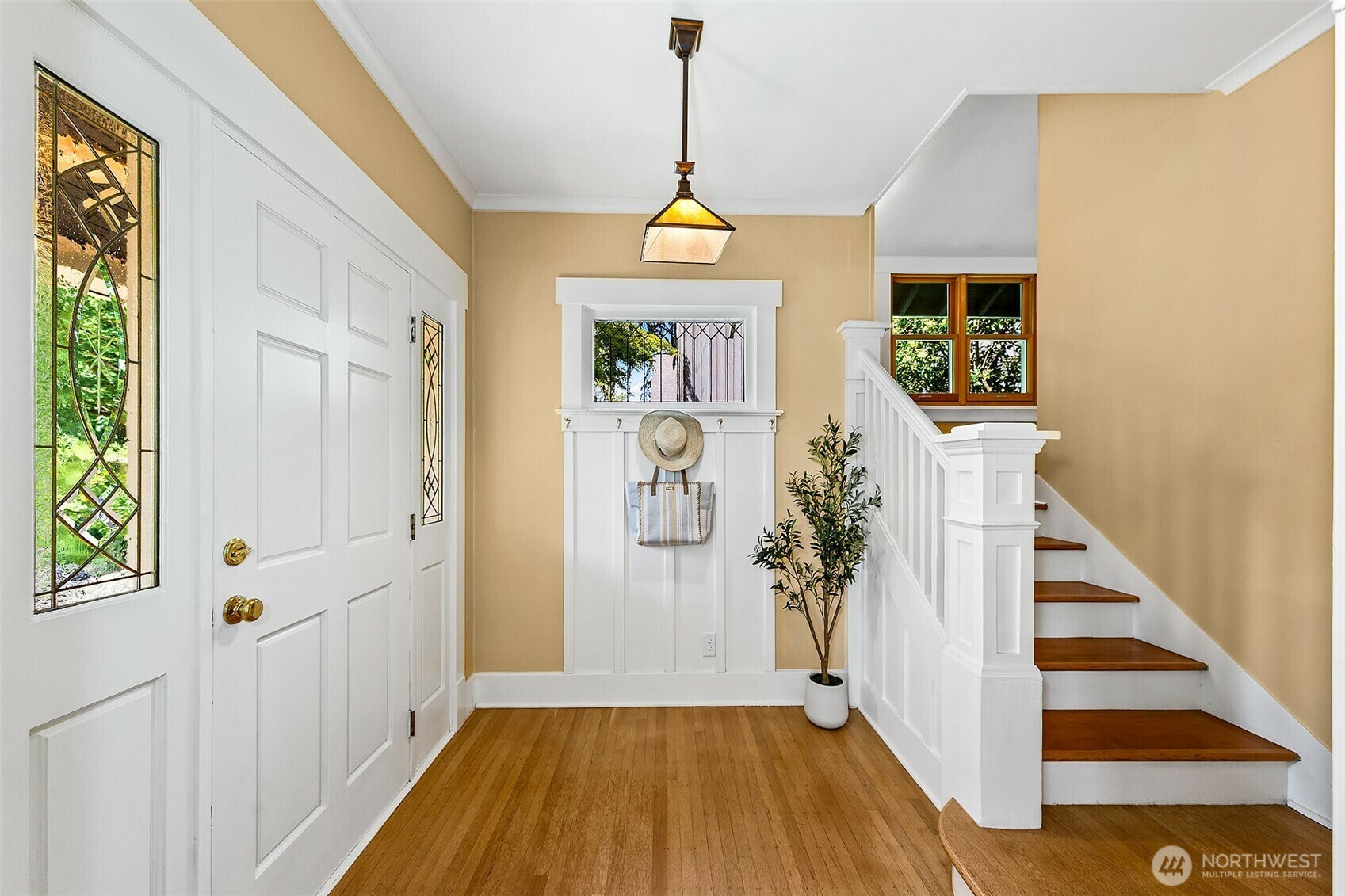Property Photo: 2406 5th Avenue W WA 98119