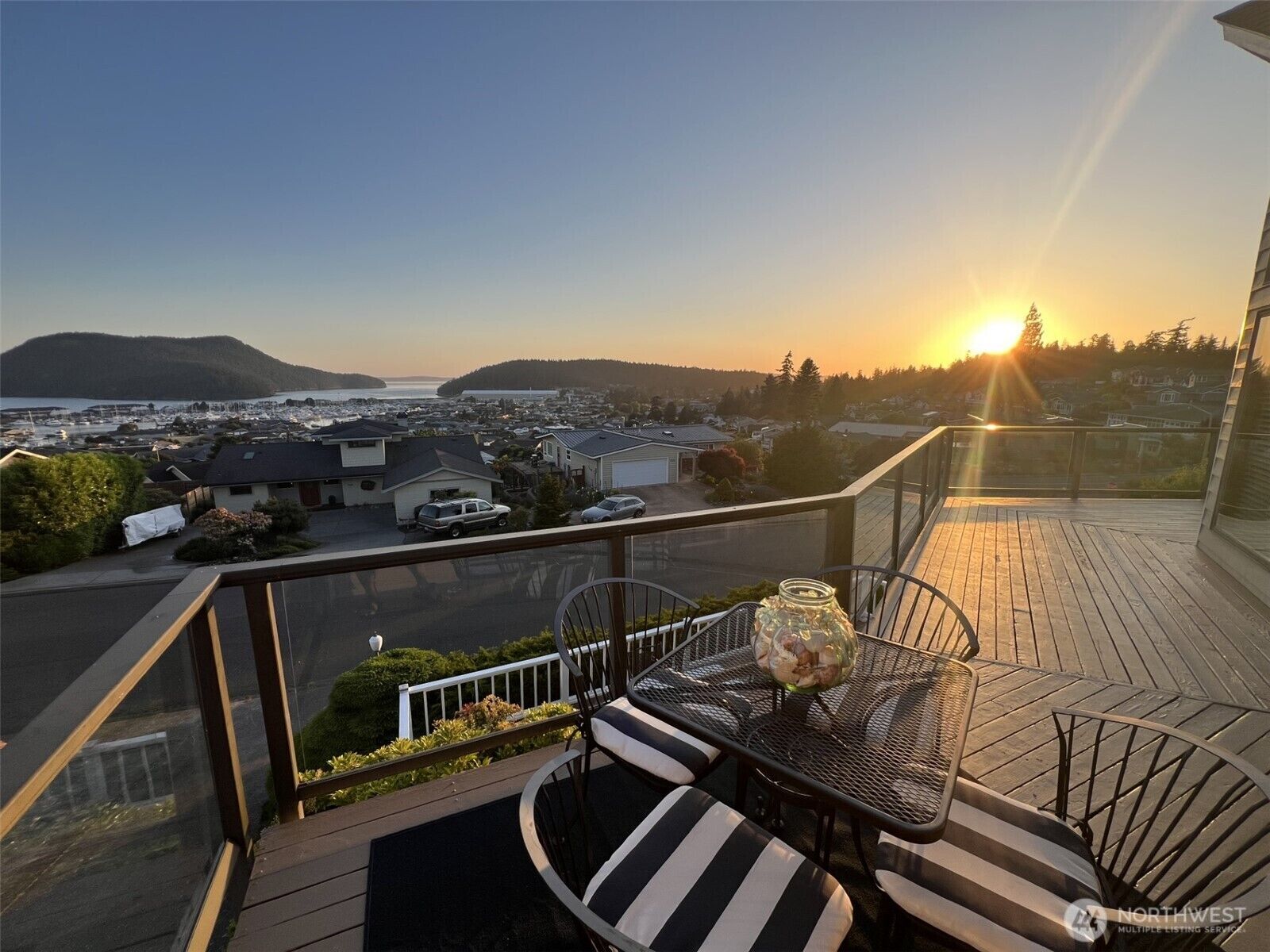 Property Photo:  1807  Bradley Drive  WA 98221 