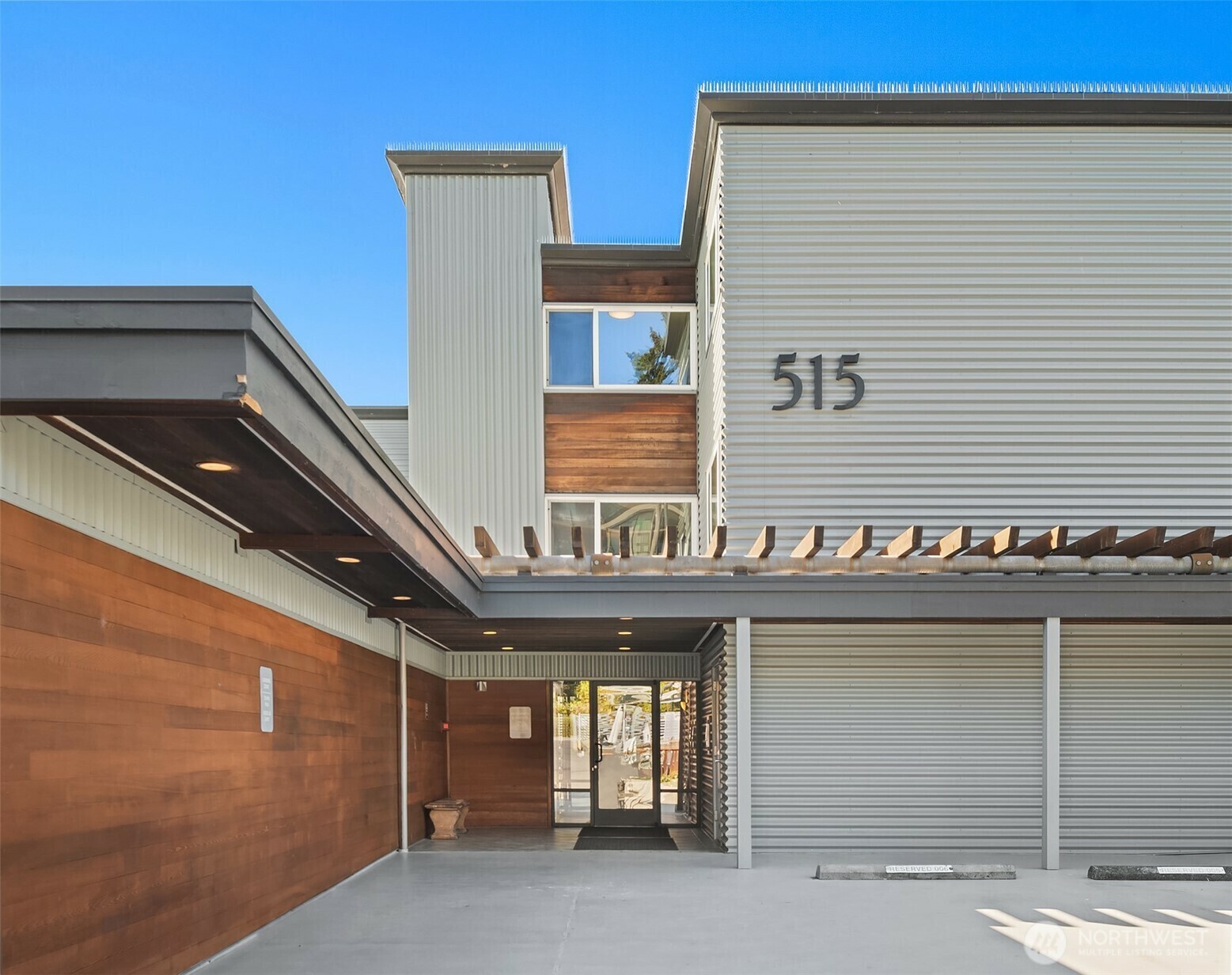 Property Photo: 515 Lake Street S 205 WA 98033